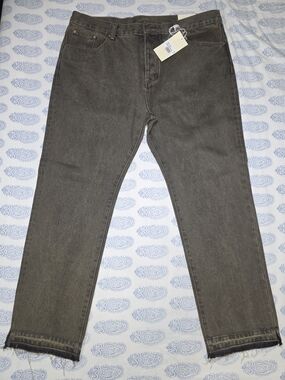 MNML Straight Leg Jeans in Olive